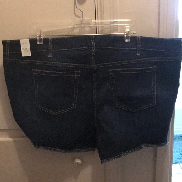 Torrid plus Jean shorts - Picture 2 of 2
